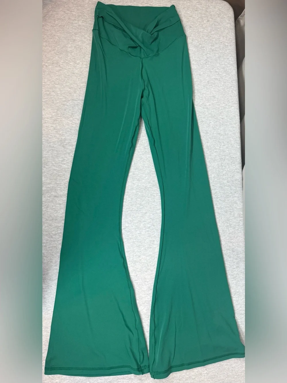 OFFLINE by Aerie Real Me Crossover Flare Leggings Emerald Green- Medium